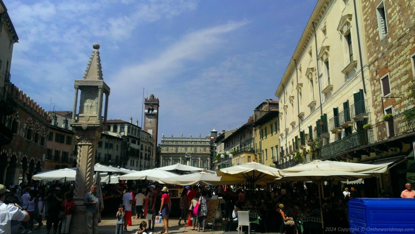 Piazza delle Erbe, Verona