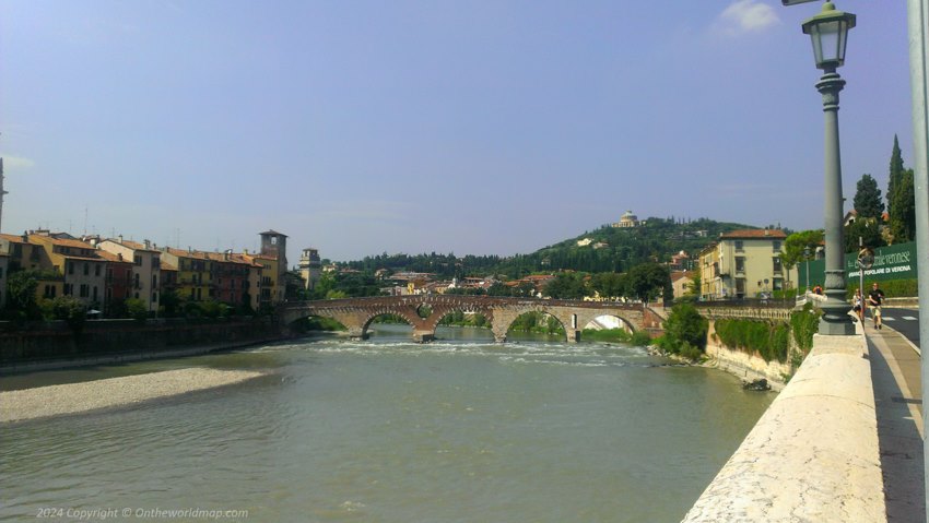 Ponte Pietra, Verona