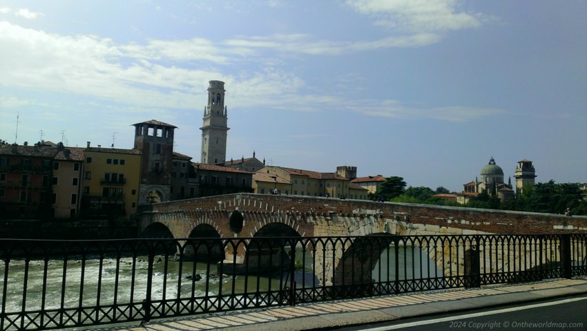 Ponte Pietra, Verona