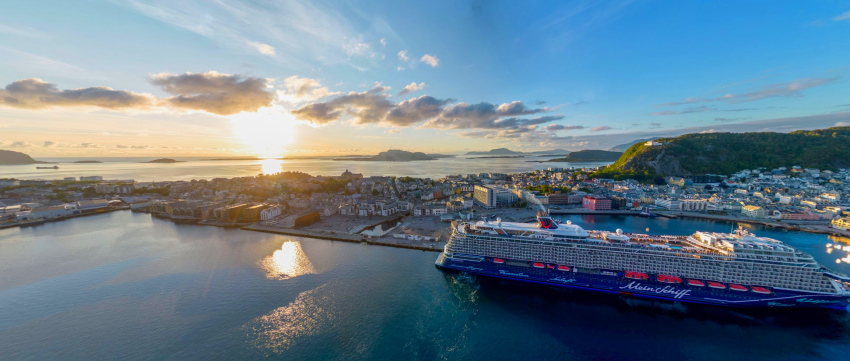 View of Ålesund and the cruise ship