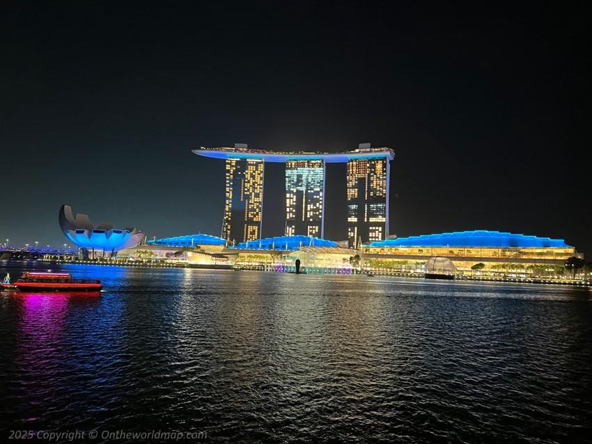 Marina Bay Sands Singapore by night