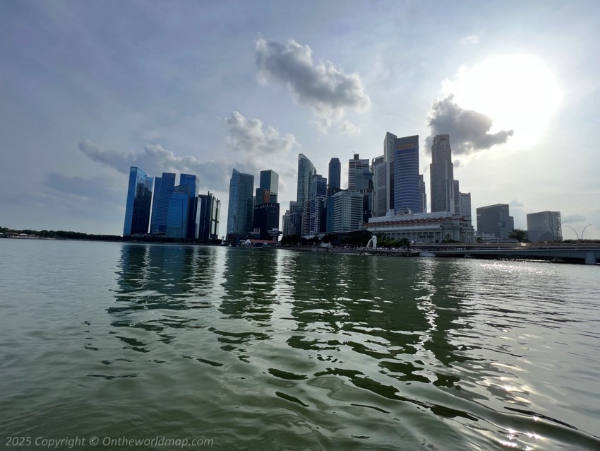 View of the Financial District of Singapore from Marina Bay